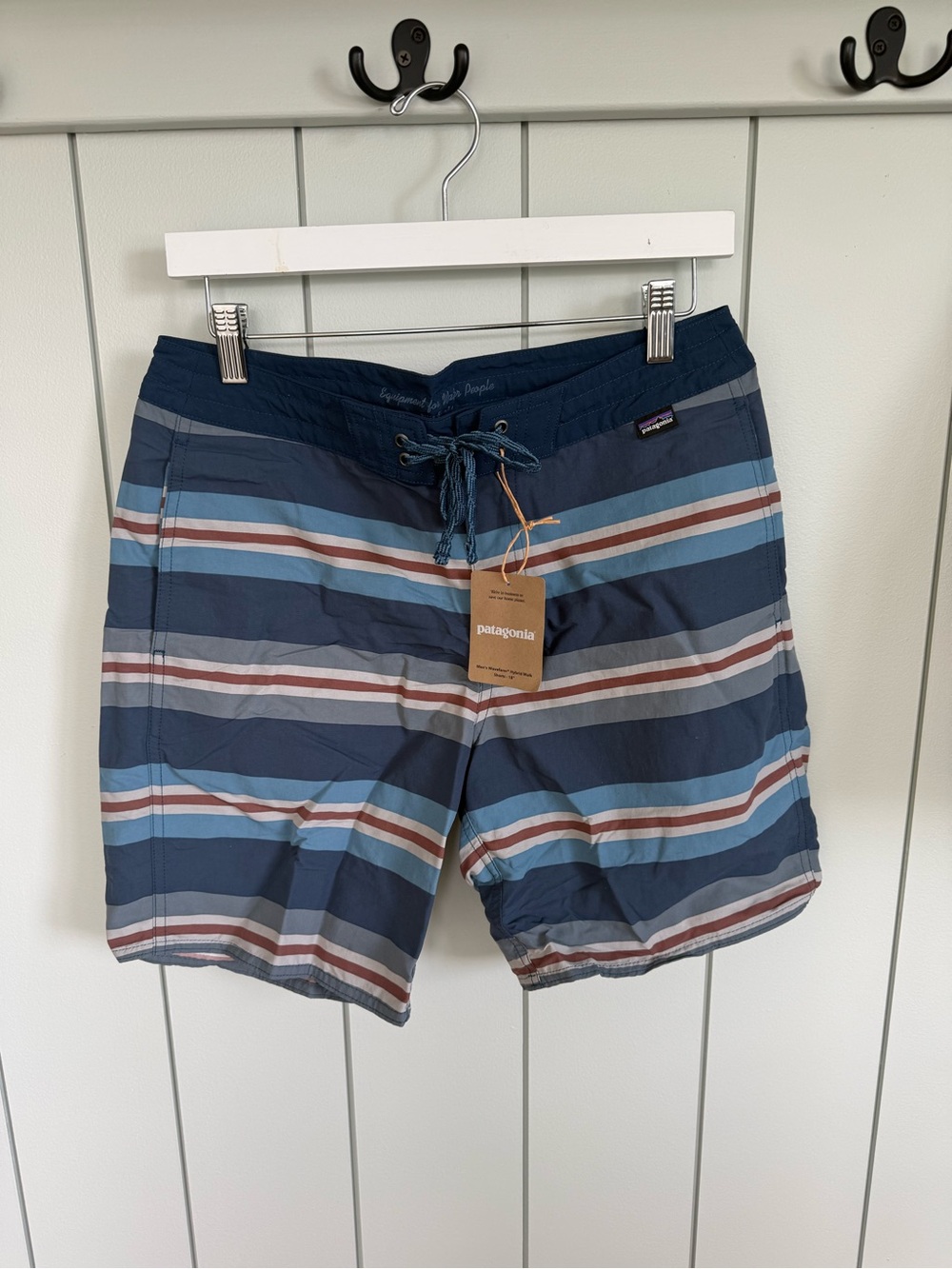 New Patagonia Men’s Navy Striped Swim Trunks Size 30